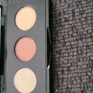 Farmasi trio eye shadow sunset kiss
